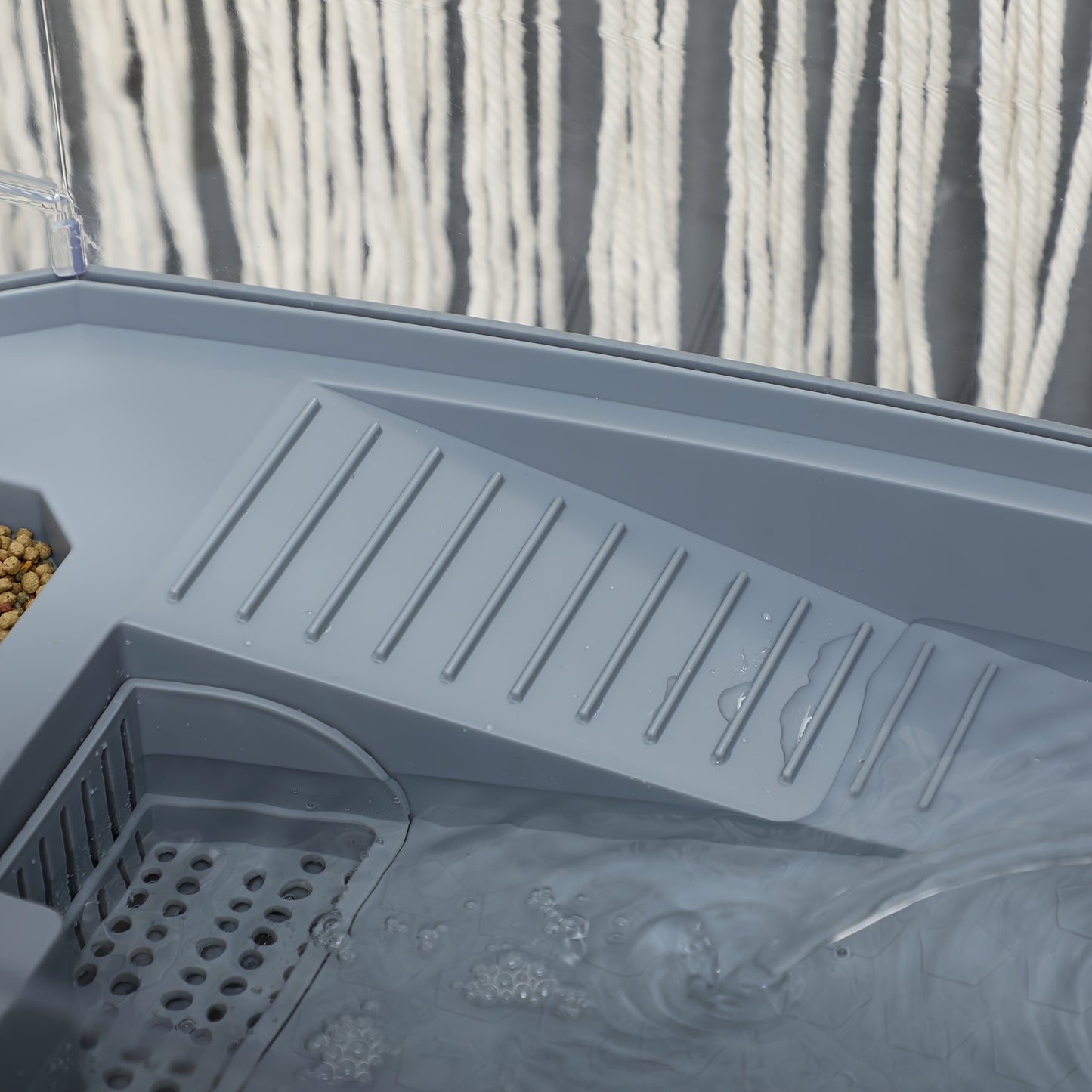 PawHut Turtle Tank Kit With Basking Platform And Filter