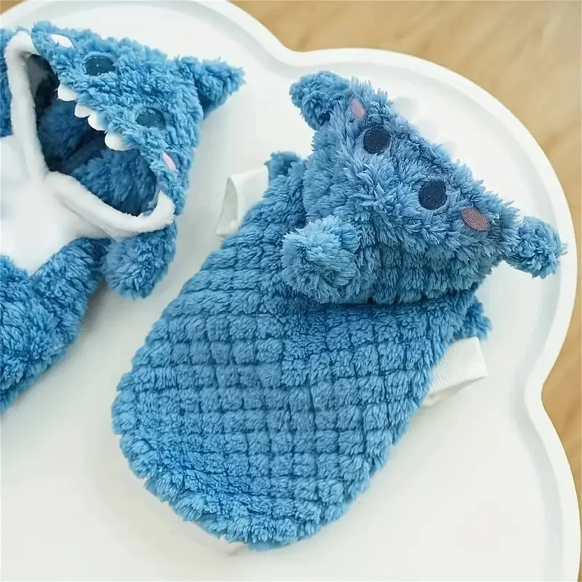 1 PCS Cozy Shark Plush Pet Hoodie - Thick, Warm Fleece Dog & Cat Sweater for Small to Large Breeds - Perfect for Fall/Winter